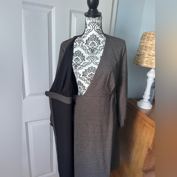 Perfect Fall Twill Dress - Picture 4 of 9